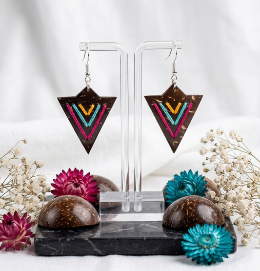 Örhängen i kokosnötskal och bomullstråd